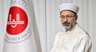 Diyanet İşleri Başkanı Erbaş: Müslümanların en temel sorunu parçalanmışlık