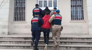 Edirne'de Yunanistan'a kaçarken yakalanan zanlı ile 2 insan kaçakçısı tutuklandı
