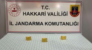 Hakkari'de 2 kişinin üzerinde 3 kilogram altın ele geçirildi