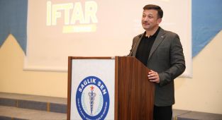 Hamza Dağ, huzurevinde iftar programına katıldı