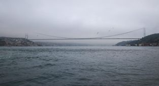 İstanbul Boğazında sis etkili