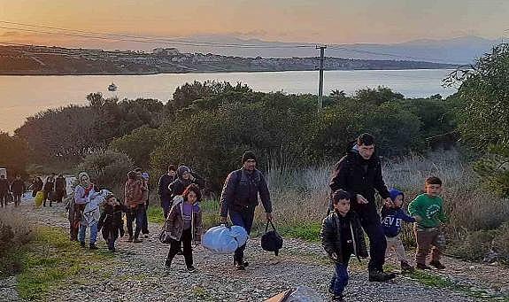 İzmir açıklarında düzensiz göçmen yoğunluğu