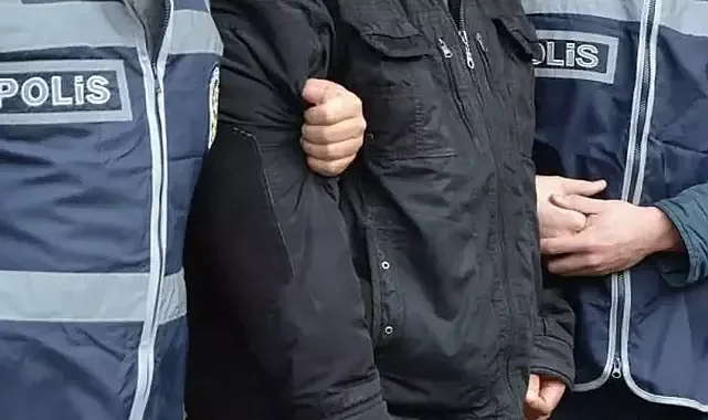 İzmir'de dört CHP'li yönetici Cumhurbaşkanı'na hakaretten gözaltına alındı