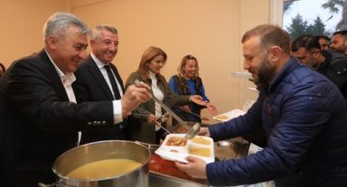 İzmir Güzelbahçe'de iftar yemeğinde 'İnce' birliktelik