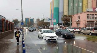 İzmir'in kuzey ilçeleri için 'sağanak' uyarısı