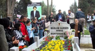Müslüm Gürses vefatının 11. yılında mezarı başında anıldı