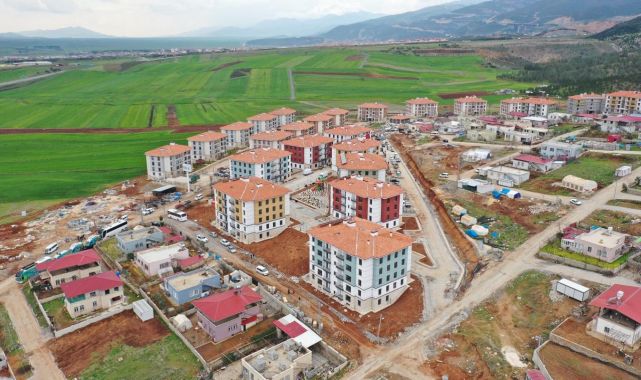 Nurdağı'nda 136 deprem konutu teslim edildi