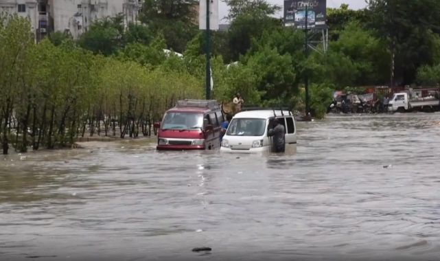 Pakistan'da şiddetli yağışlar nedeniyle 8 kişi öldü, 12 kişi yaralandı