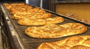 Ramazan pidesi için fırınlarda hazırlıklar tamam