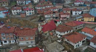 Tokat'ta 900 nüfuslu köy ikiye bölündü