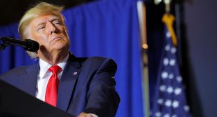 Trump 500 milyon dolar nakit parası olduğunu açıkladı