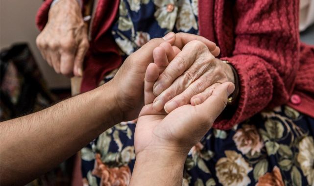 Yaşlıları en çok aileleri 'mutlu' ediyor