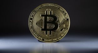 Bitcoin'in fiyatı 65 bin doların altına geriledi