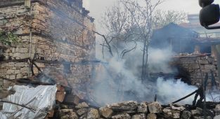 Bursa'da yangın: Müstakil ev küle döndü