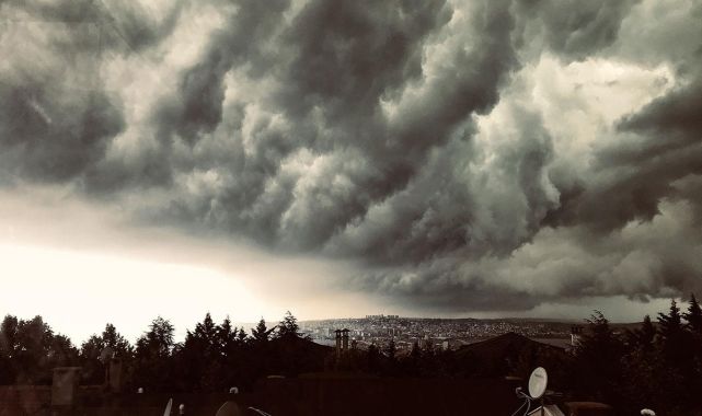 İstanbul için kuvvetli yağış ve fırtına uyarısı