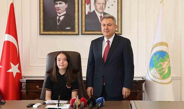 İzmir’de Valilik koltuğu Eda’nın