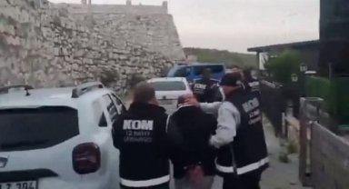 İzmir'deki 'Mahzen'de 8 gözaltı!