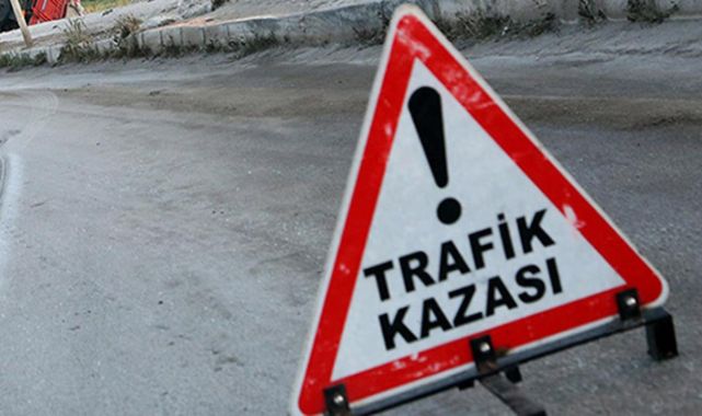 Mersin'de motosiklet kaldırıma çarptı: 1 ölü, 1 yaralı