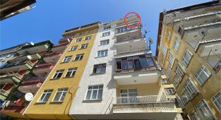 Yorgun mermi 6'ncı kattaki balkon sepetine isabet etti