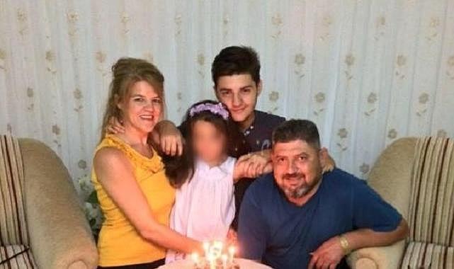 Anne ve babasını uyuşturucu parası için katletmiş