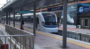 Arıza yüzünden İZBAN seferleri Alsancak istasyonuna uğramıyor