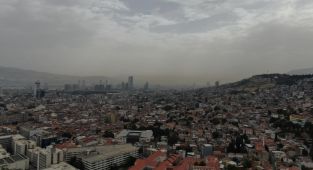 İzmir,de çök tozu sis gibi kente çöktü