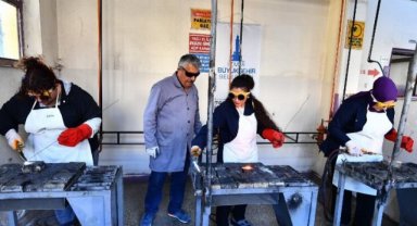 İzmir'de kadın kaynakçılar iş başında