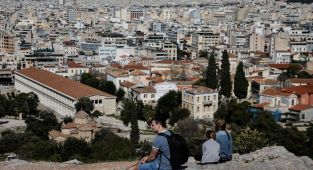 Yunanistan'ın bazı bölgelerinde son 14 yılın en sıcak nisanı yaşandı