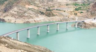 Yusufeli'nin 275 metrelik viyadüğü haziranda açılacak