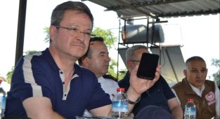 Bakan Yumaklı'dan Salihli'de yangından etkilenenlere geçmiş olsun telefonu