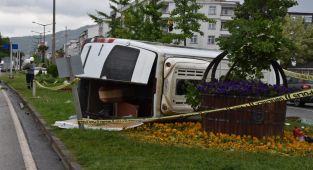 Ordu'da minibüs devrildi:1 kişi hayatını kaybetti, 4 kişi yaralandı