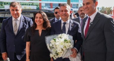 Özgür Özel'den Cemil Tugay'a övgü