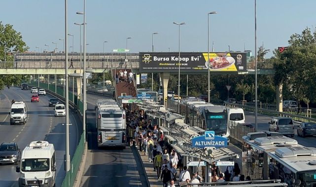 15 Temmuz Şehitler Köprüsü'nde metrobüs arızası