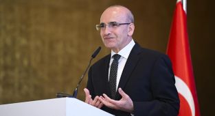 Bakan Şimşek: İstikrar, güven ve dayanıklılık artıyor, cari açık sorun olmaktan çıkıyor