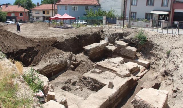 Boluda temel kazısında Roma dönemine ait hamam bulundu