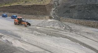 ErzincanSivas kara yolunda heyelan