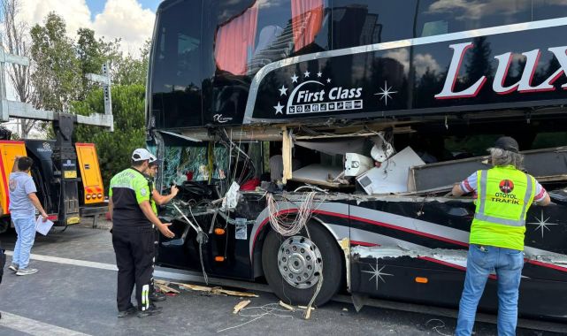 İstanbul'da 5 aracın karıştığı zincirleme kazada 8 kişi yaralandı
