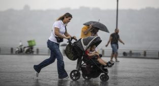 İstanbul'da sağanak geçişleri yarın akşama kadar sürecek