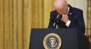 Musk da Biden'a yüklendi: ABD'de bir süredir başkan yok