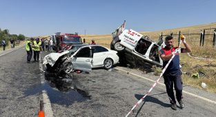Yozgat'ta hafif ticari araçla otomobil çarpıştı: 4 ölü