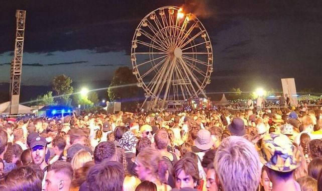 Almanya'da festivalde yangın paniği