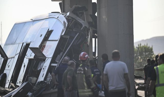 Ankara'da otobüs üst geçide çarptı: 9 ölü var