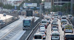 Beyaz Yol çalışması nedeniyle kapatılan Cennet Mahallesi durağı açıldı