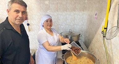 Bursa'da Kestane Şekerli Aşure Geleneği