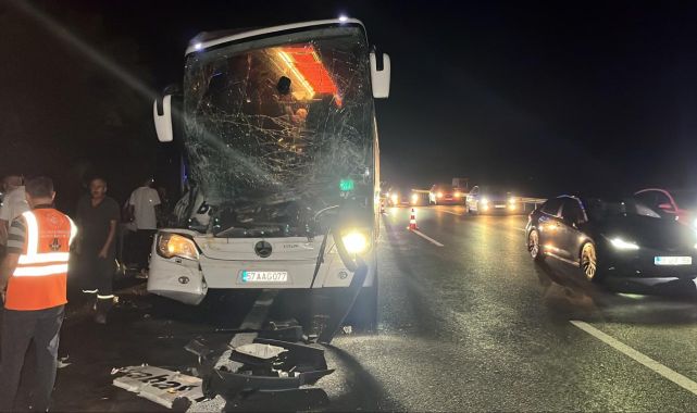 Düzce'de otobüs tıra arkadan çarptı