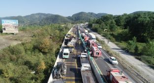 Düzce'de zincirleme kaza: 1 ölü, 7 yaralı