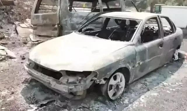 Felaketi yaşayan İzmir'den acı görüntüler! Araçlar ve evler küle döndü
