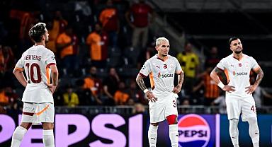 Galatasaray, ilk maçı kaybetti: 5 gol, 1 kırmızı kart