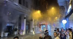 İstanbul'da 9 katlı otelde yangın