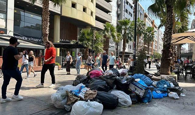 İzmir’de belediye işçileri iş bıraktı, dağ gibi çöp birikti